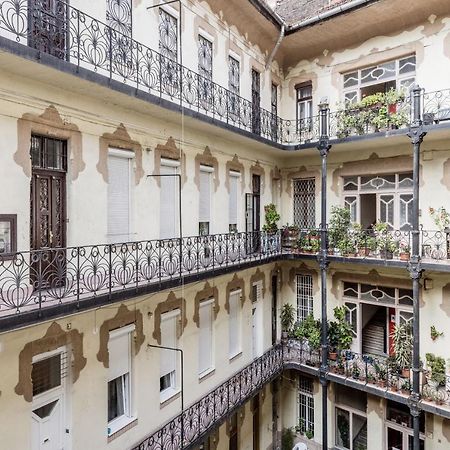 Lovely Studio In The Heart Of Budapest Exterior photo